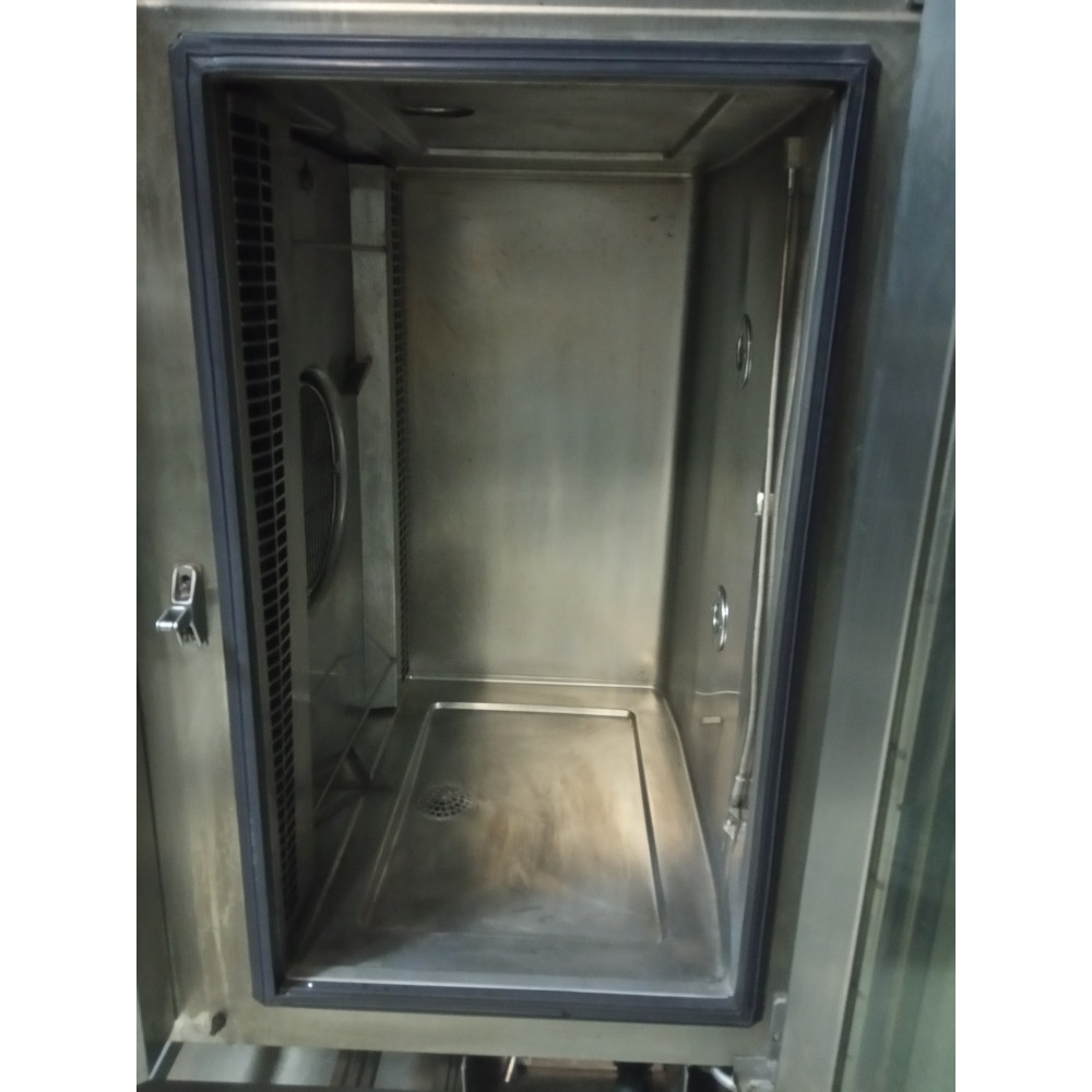 Пароконвектомат Electrolux с подставкой
